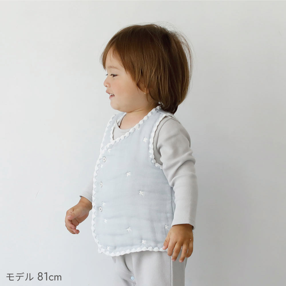 パウダーブルー ちょっき　70～80cm ふくふくガーゼ(6重ガーゼ)　 / 名入れ刺繍可