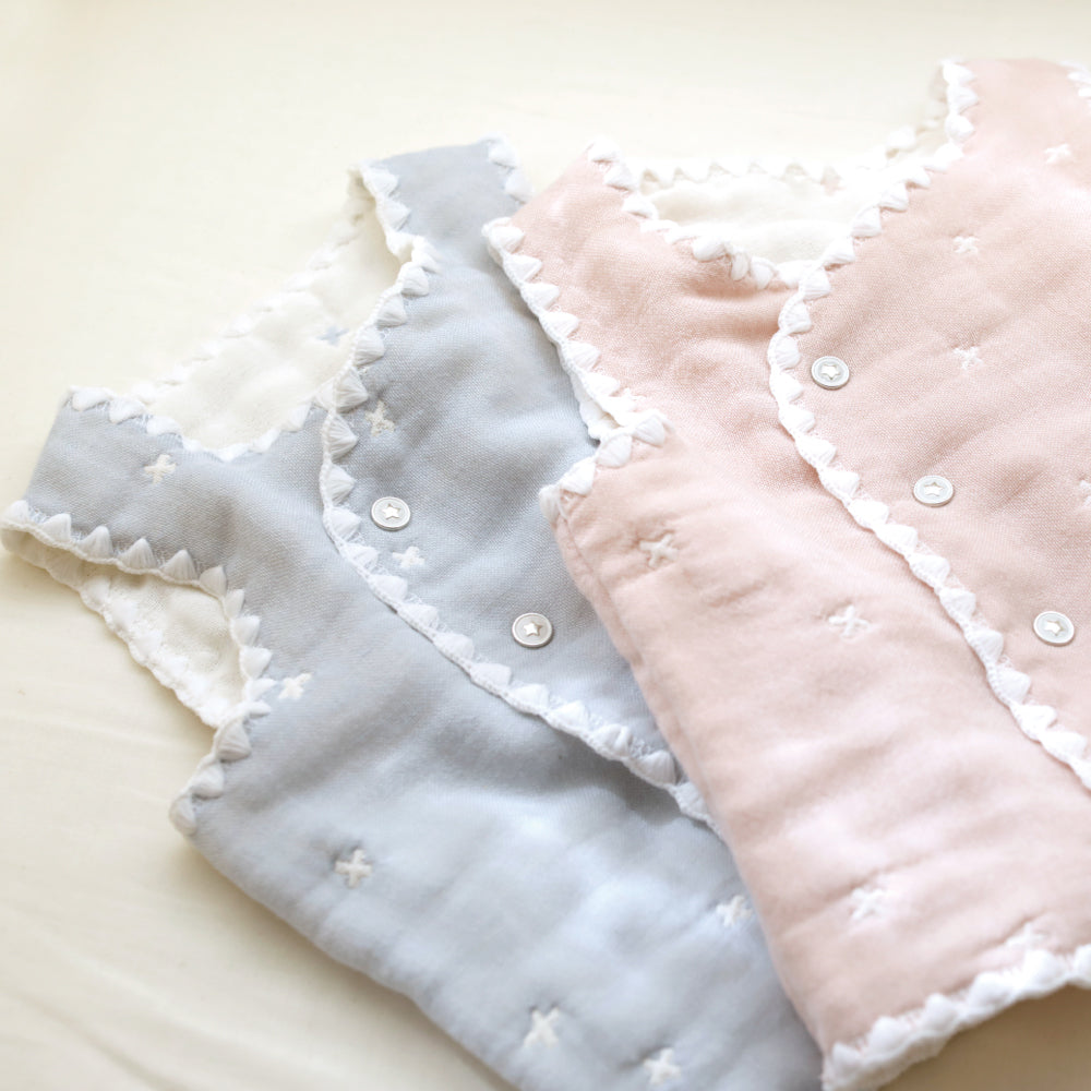 シェルピンク ちょっき　70～80cm ふくふくガーゼ(6重ガーゼ)　 / 名入れ刺繍可